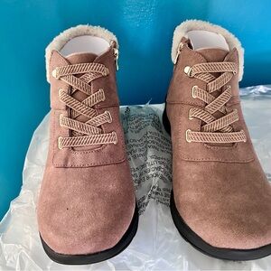 NIB Lifestride BZEES airstep boots